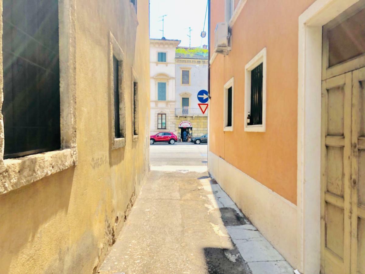 Appartamento Portapalio40 Con Parcheggio เวโรนา ภายนอก รูปภาพ