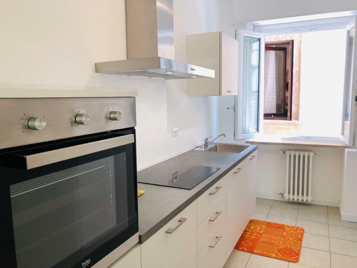 Appartamento Portapalio40 Con Parcheggio เวโรนา ภายนอก รูปภาพ