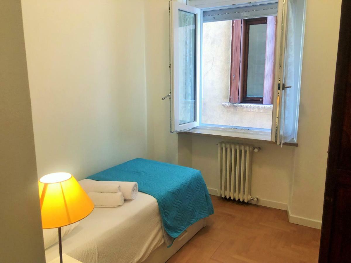 Appartamento Portapalio40 Con Parcheggio เวโรนา ภายนอก รูปภาพ
